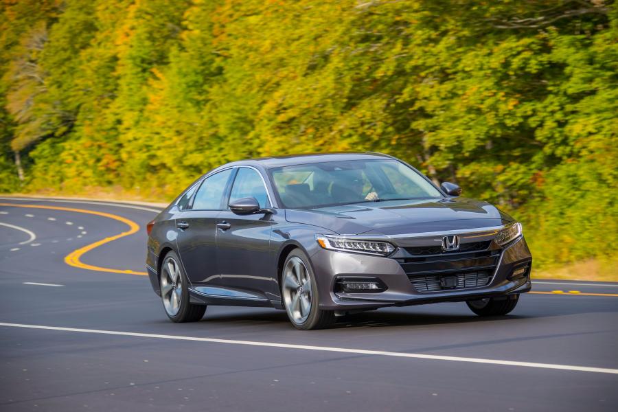  Honda Accord Touring Hybrid 2017 года  (NA) (фото 147 из 170)